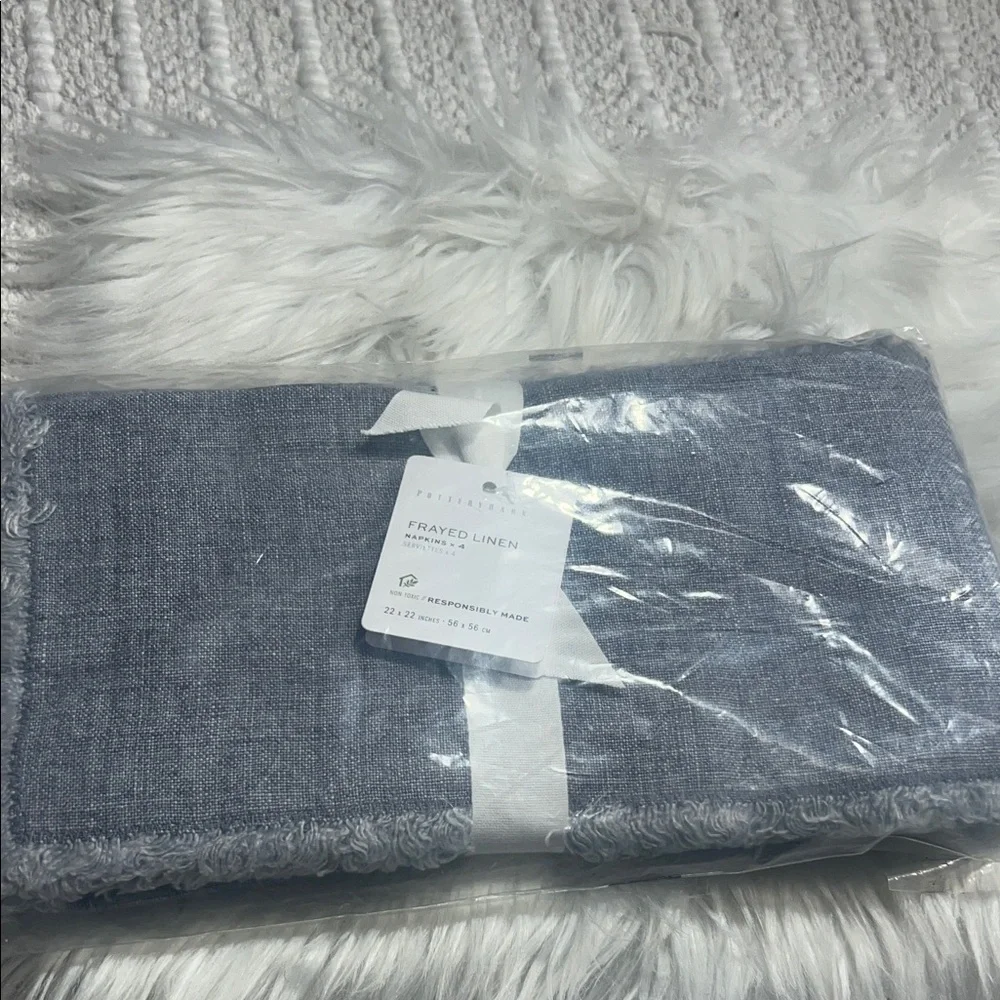 Pottery Barn Frayed Linen Napkins Gray Set of 4 22x22 NWT Table Linens